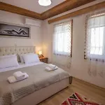 Emblematic House 3