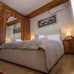 Appartement Emblematic House 3 *