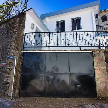 Emblematic House 3