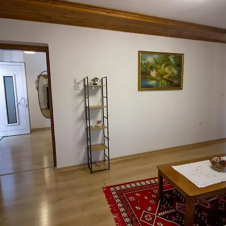 Emblematic House 3 * Gjirokastër