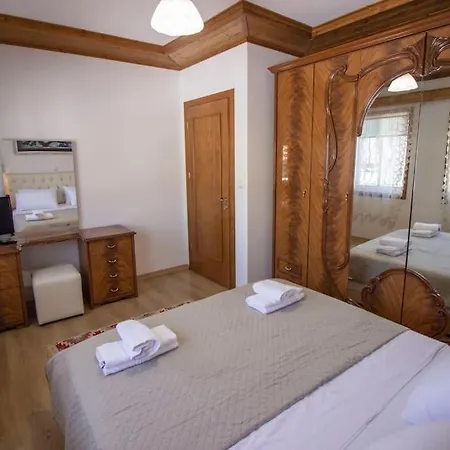 Emblematic House 3 Apartment Gjirokaster