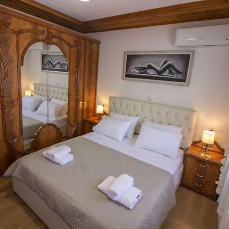 Emblematic House 3 Appartement