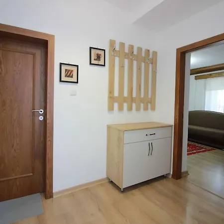 Apartman Emblematic House 3 *