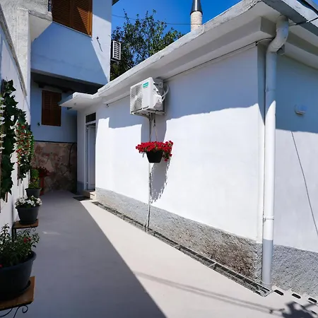 Apartment Emblematic House 3
