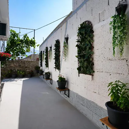 Emblematic House 3 Apartment Gjirokaster
