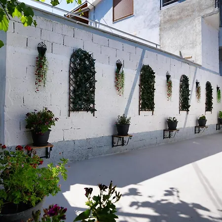 Emblematic House 3 * Gjirokaster