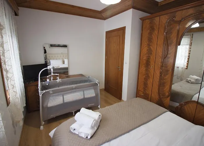 公寓 Emblematic House 3 *