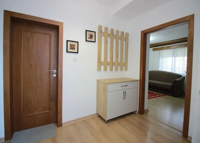 公寓 Emblematic House 3 *