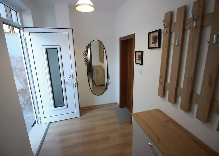 Emblematic House 3 * Гирокастра