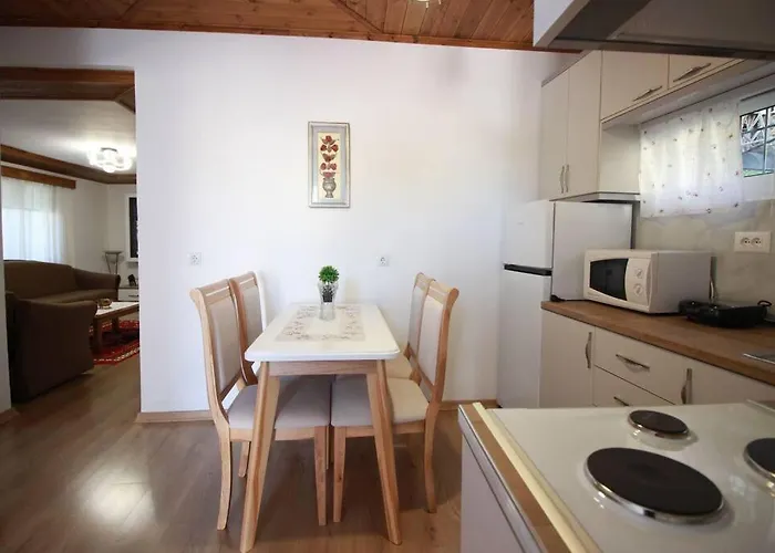 公寓 Emblematic House 3 Gjirokastër